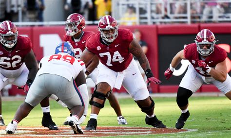 Report Injury To Alabama Ol Kadyn Proctor Not Expected To Be Long Term