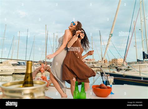 Women In Their Forties Hi Res Stock Photography And Images Alamy