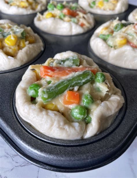 Easy Mini Chicken Pot Pies 4 Ingredients