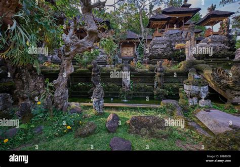 Pura Gunung Lebah Gunung Lebah Temple Is An Ancient Temple In Scenic