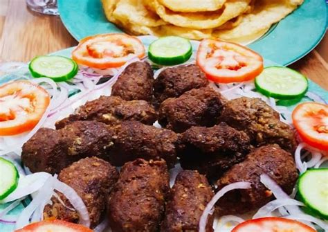 Steps To Prepare Any Night Of The Week Beef Gola Kabab With Puri