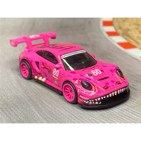 1 Hot Wheels 1 64 Car Culture 2024 Race Day ROXY Porsche 911 GT3 R 992 Pink Chase 0 5