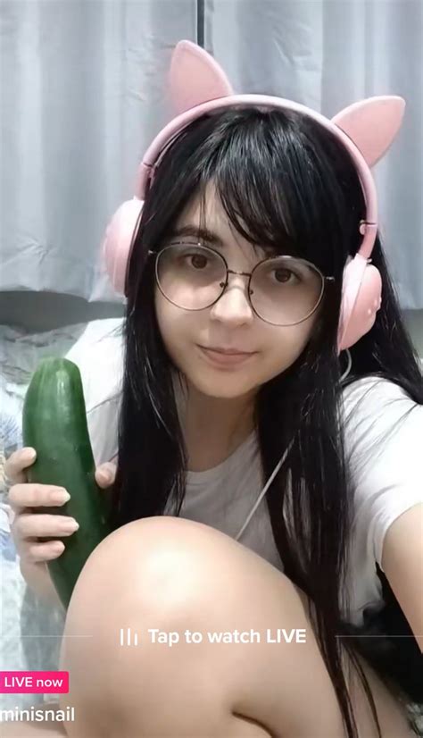 𝓜𝓪𝓻𝓬𝓲 𝙊𝙙𝙚𝙞𝙖 𝙖 𝙀𝙩𝙚𝙘 on Twitter Moça oq vc tá fazendo esse pepino