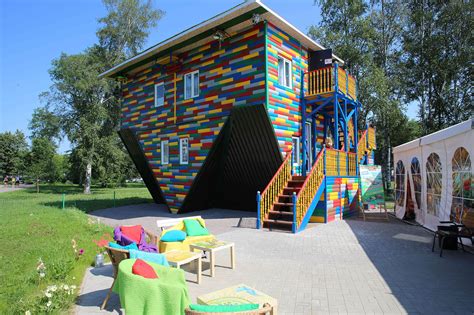 10 Upside Down Houses Around The World That Will Upend Your Senses