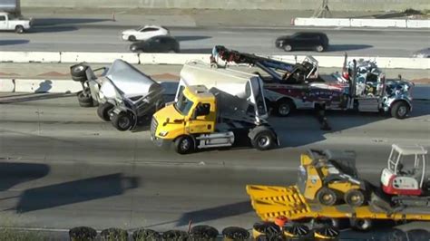 Lanes Closed On 5 Freeway North Of La For Big Rig Crash Nbc Los Angeles