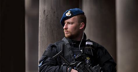 Marechaussee Beveiliger | WerkenbijDefensie.nl | Wilma Ruiter