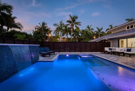 Lido Beach Gulf Getaway with a Pool - Luxury Home Exchange in Lido Key, Florida, United States