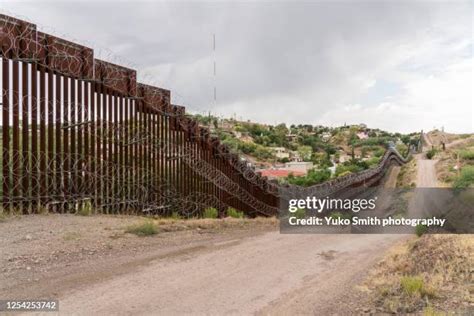 42.573 Frontera Mexico Usa Stock Photos, High-Res Pictures, and Images ...