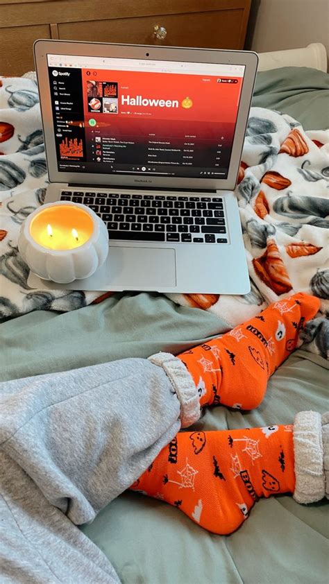 𝑠𝑝𝑜𝑜𝑘𝑦 𝑠𝑧𝑛 🎃🎧 Fall Fun Halloween Sleepover Fall Halloween Decor