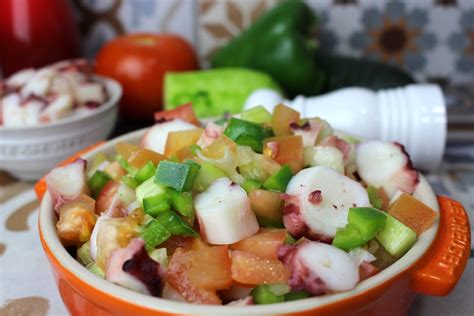 Cómo hacer ensalada de pulpo Más conocida como pipirrana de pulpo a