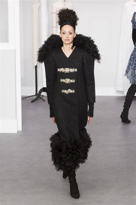 Платья и женская одежда Шанель 2016-2017