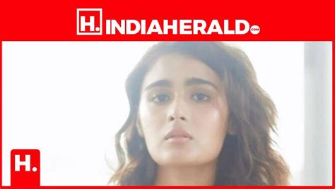 Shalini Pandey S Marvelous Leg Show Hot Photos