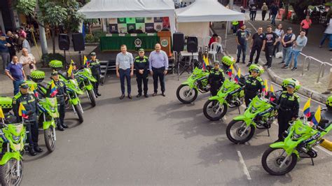 Nuevo Parque Automotor En Sabaneta Se Entregaron Motocicletas A La