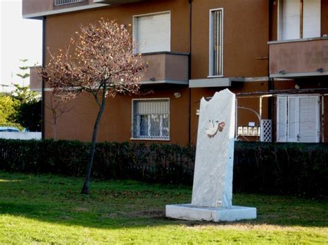 Monumento Al Donatore Di Organi Piaz Sculpture By Omar Salvagno