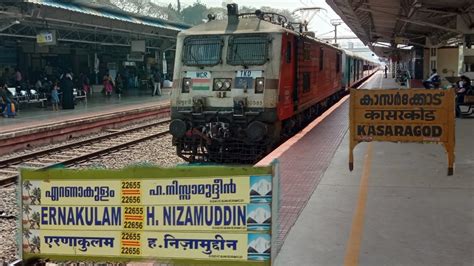 H Nizamuddin Sf Express Avoids Kasaragod And Blasting Towards Mangalore