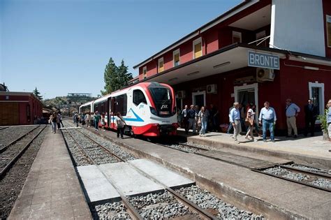 Ferrovie It Ferrovia Circumetnea Lancia Una Nuova Gara Per Treni A