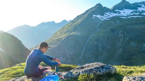 Cooking in the Wilderness: Tips and Tricks for Tasty Outdoor Meals