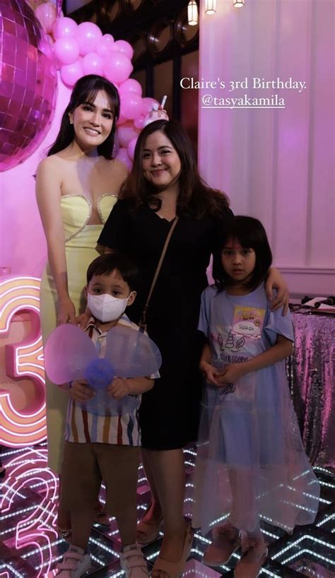 9 Artis Yang Hadir Di Ultah Ke 3 Claire Anak Shandy Aulia