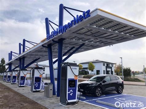 Jetzt am Netz Schnellladepark für E Autos am Autobahnkreuz in Wernberg