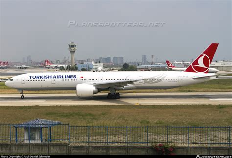 TC LJA Turkish Airlines Boeing 777 3F2ER Photo By Paul Daniel Schneider