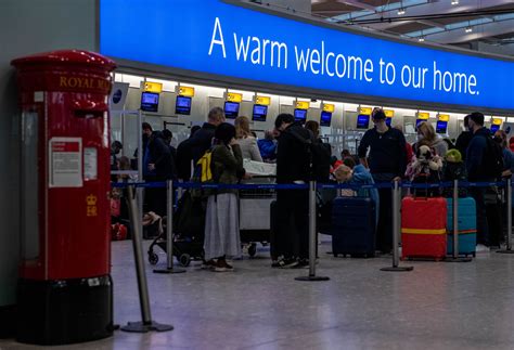 Will flights be cancelled by Storm Eunice tomorrow? How UK travel could