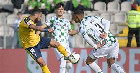 Moreirense-Estoril: cónegos e canarinhos só olham para cima | A Bola