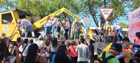 Vendimia El Carrusel Inund Las Calles De Mendoza Con Color Y M Sica