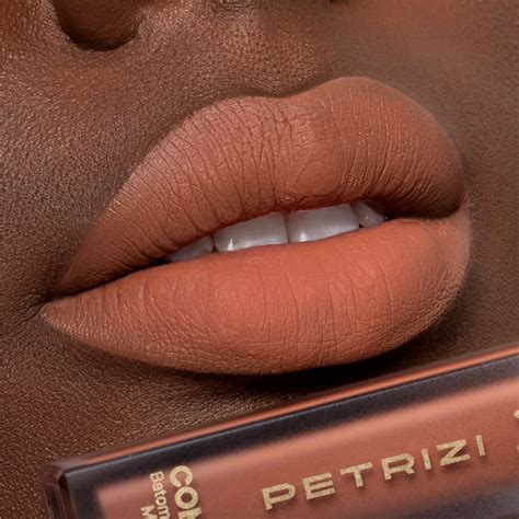 Batom Líquido Comfy Nude Petrizi Makeup Produtos de Maquiagem