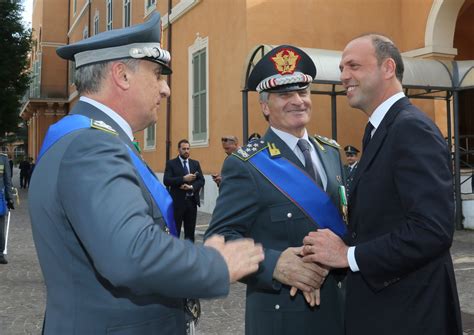 Caserma Piave Di Roma Cerimonia Avvicendamento Del Comandante