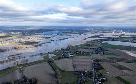 Rhein Hochwasser 2024 Fotos aus Xanten und Wesel zeigen das Ausmaß