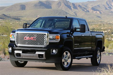 GMC Sierra 2500HD - Information and photos - MOMENTcar