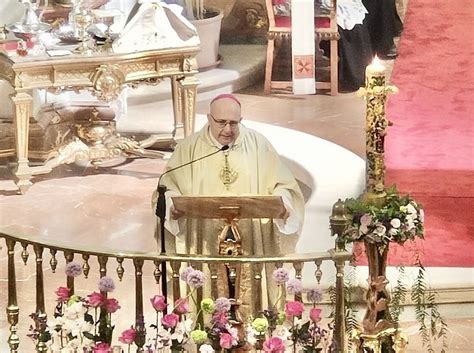 El Aleluya Pascual Resuena En La Catedral En La Solemne Misa Estacional