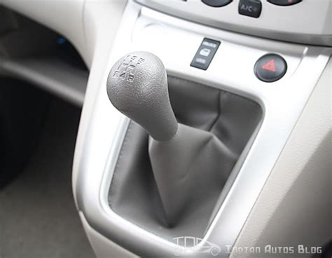 Nissan Evalia Interior Review - Part 2/3