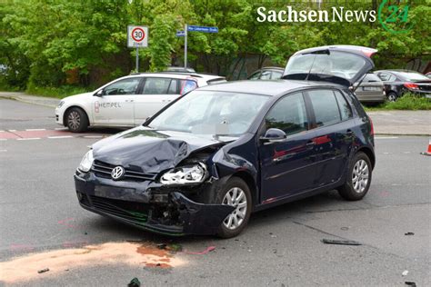 Leipzig Motorradfahrer Wird Bei Verkehrsunfall Schwer Verletzt