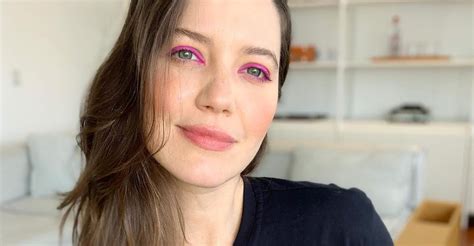 Nathalia Dill Arrasa Em Selfie De Biqu Ni