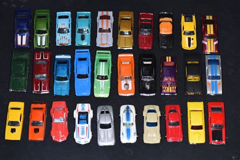 Hot Wheels Sammlung 30 Stk Neuwertiger Zustand Ami Schlitten Gebraucht in Wädenswil für CHF 16