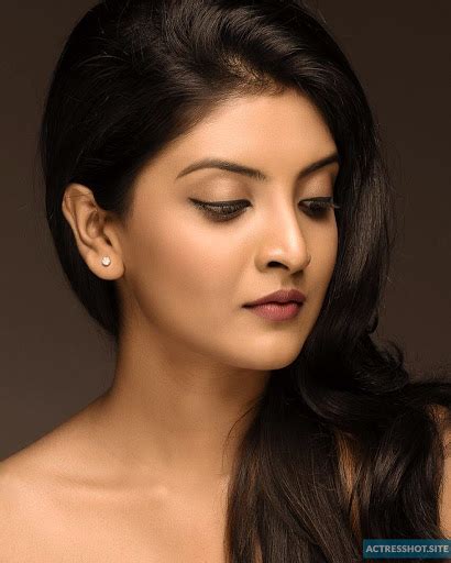 Nivedhithaa Sathish Photoshoot