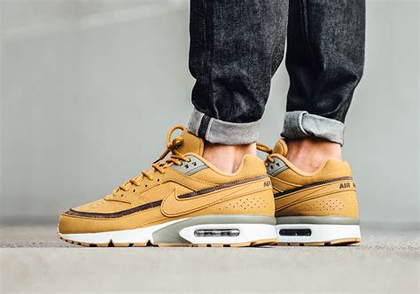 Nike Air Max BW Wheat 881981-700 | SneakerNews.com