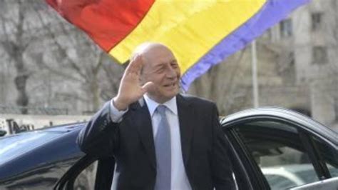 Băsescu ironizează planurile lui Iohannis Nu mai este la masa UE Ce