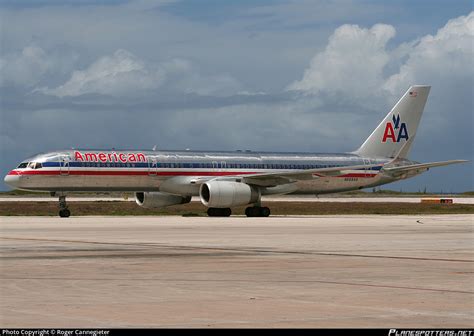 N Aa American Airlines Boeing Wl Photo By Roger Cannegieter