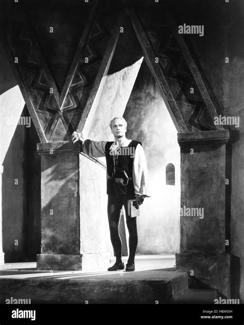 Hamlet Laurence Olivier 1948 Stock Photo Alamy