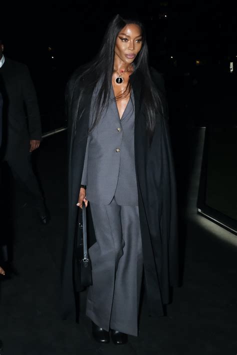 Naomi Campbell Means Business In Gray Suit At Burberrys Fall Lfw Show