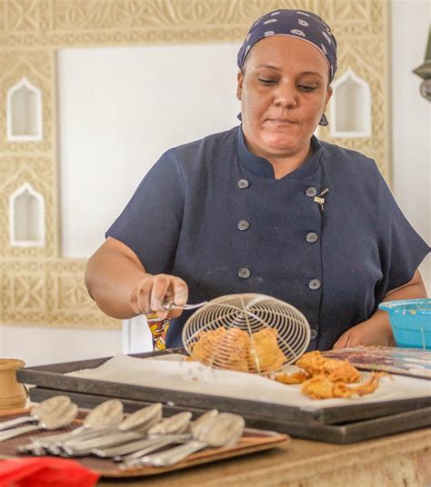 Kenyan Chef Maliha Mohammed Breaks Guinness World Record After Cooking