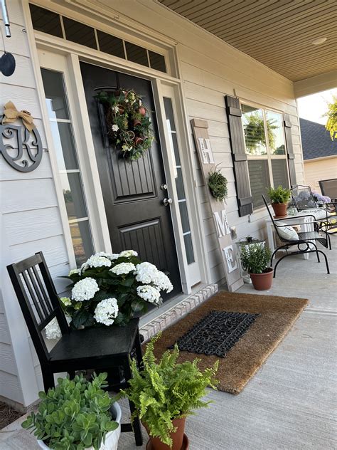 Gorgeous And Inviting Farmhouse Style Porch Decorating Ideas Artofit