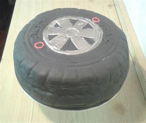 car wheel Decorated Cake by Dulciriela Gisela Gañan CakesDecor