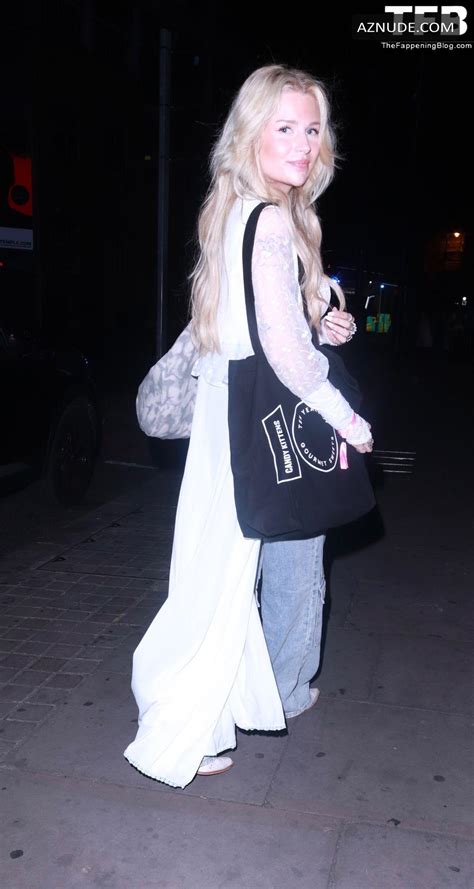 Lottie Moss Sexy Seen Flaunting Her Hot Tits Outside Jamie Laings Party