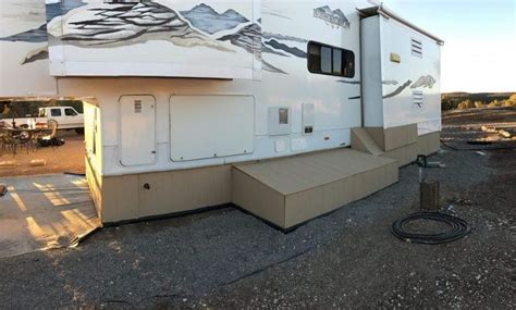 43 Skirting The 5th Wheel Fort Rock Farms Rv Skirting 5th Wheels