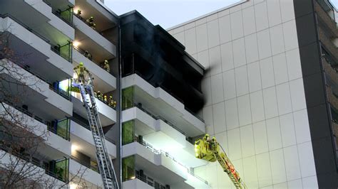 Nonstopnews Wohnung In Etage Von Hochhaus In Flammen H He