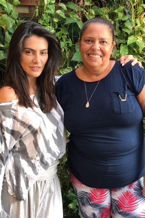 Ego Cleo Pires Muda O Visual Corta Cm Do Cabelo E Repica Os Fios