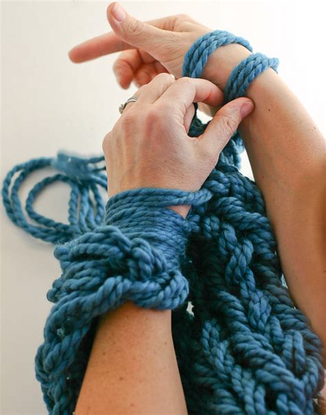 Arm Knitting How To Photo Tutorial Part 1 Casting On Artofit